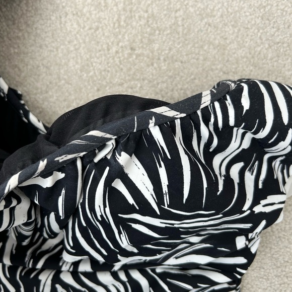 Profile by Gottex Black Swan One Shoulder Ruffle One PieceOne Piece Swimsuit - Picture 6 of 16